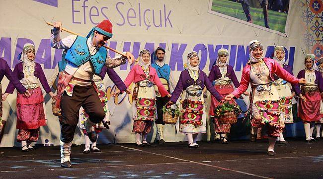 Efes Selçuk uluslararası halk oyunları şenliği gerçekleşti