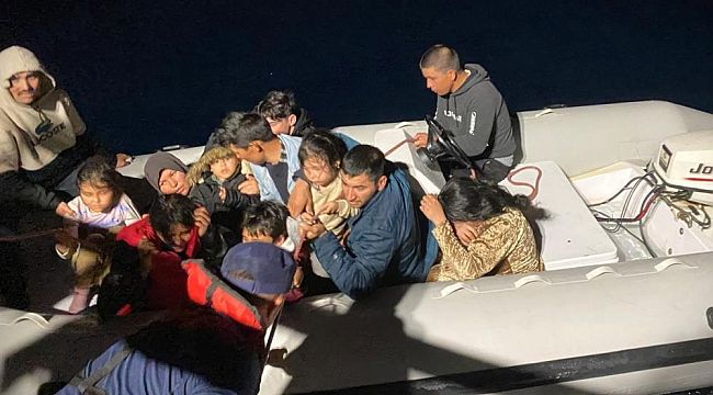 İzmir sularından, 24'ü çocuk 49 göçmen karaya çıkartıldı