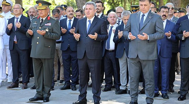 15 Temmuz şehitleri İzmir'de dualarla anıldı