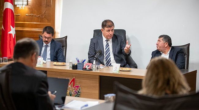 Başkan Tugay: Dayanışma içinde olacağız ama tasarrufu bırakmayacağız 