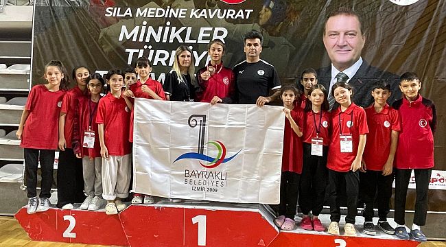 Bayraklılı sporcular Sivas'tan dereceyle döndü