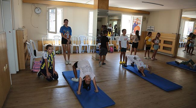 Efes Selçuk Belediyesi yaz okulu kurslarına yoğun ilgi