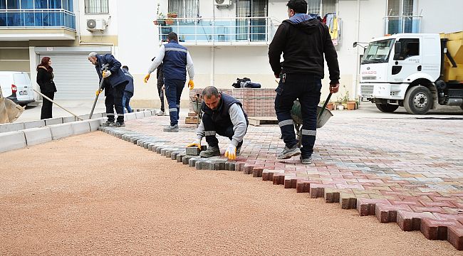 Karşıyaka Belediyesi üretiyor, sokaklar güzelleşiyor