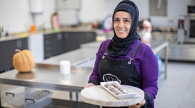 Konak'ın en tatlı kursu: Mutluluk ve istihdam üretiyor