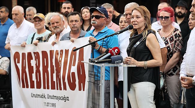 Srebrenitsa Katliamı'nda hayatını kaybedenler Konak'ta anıldı