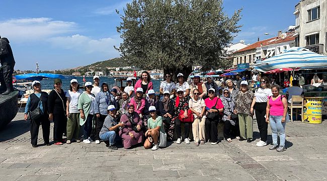 Büyükşehir'in gezileriyle İzmir'de güzel bir gün