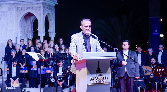 Atatürk Meydanı'nda Cumhuriyet ruhuna yakışır konser