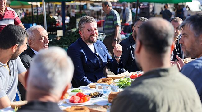 Görkem Duman, pazarcılarla kahvaltıda buluştu