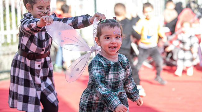 Büyükşehir Belediyesi'nden Basmane'de Çocuk Şenliği