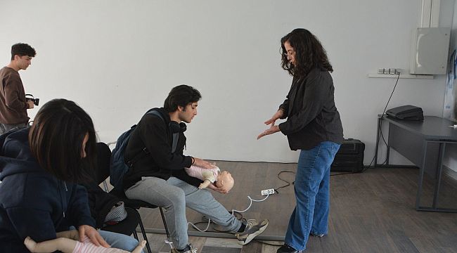 Egeli gençlere "Hava Yolu Tıkanıklarında İlk Yardım Uygulaması" öğretildi