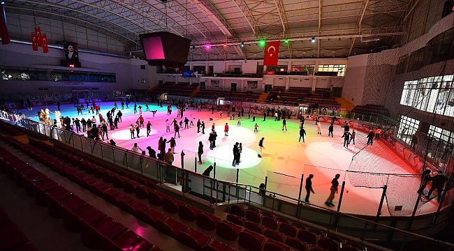 İzmir'in buz pisti doldu taştı Başkan Tugay "zam yok" dedi