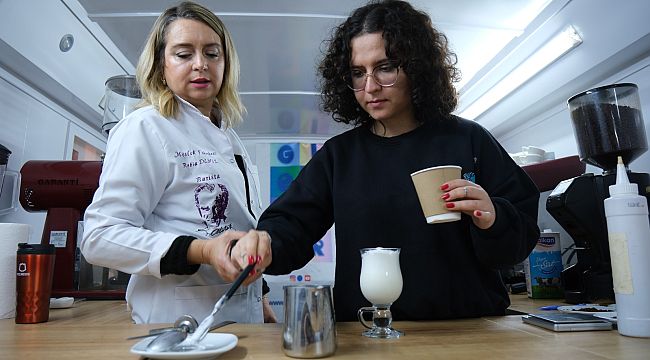 İzmir'in Mobil Barista Otobüsü yollarda