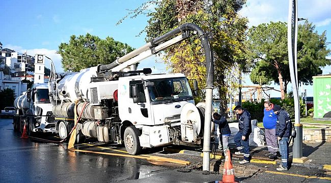 Kuşadası Belediyesi şiddetli yağışlara karşı teyakkuzda