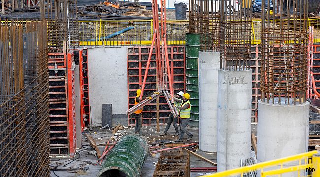 Başkan Mutlu hizmet binasındaki çalışmaları yerinde inceledi