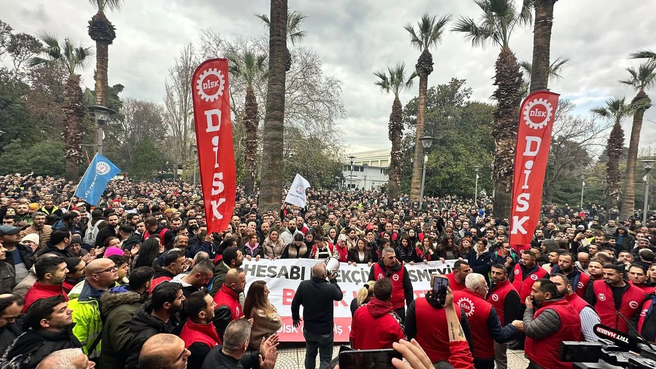 Belediye işçileri iş bırakma eylemine devam ediyor!