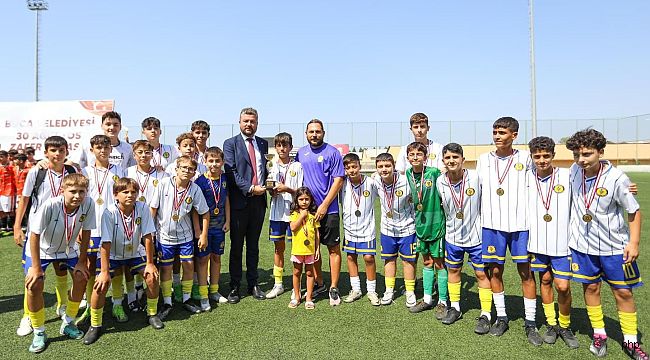 Buca Belediye Spor U-14 Takımı Türkiye şampiyonasında