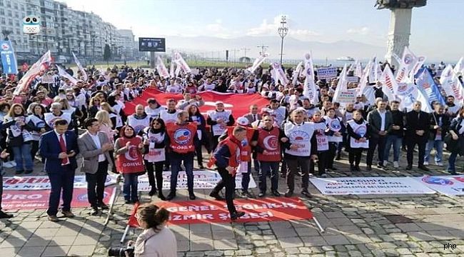 İzmir'de kamu emekçileri iş bırakıyor