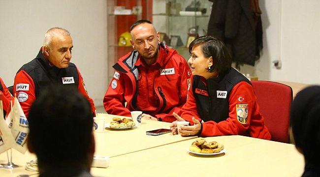 Başkan Kınay'dan depremin yıldönümünde AKUT'a anlamlı ziyaret