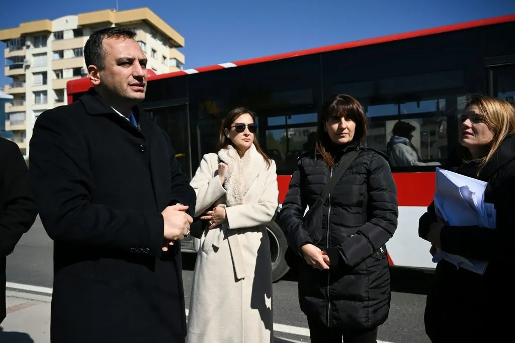 Bornova'da konforlu ulaşım için Büyükşehir ile ortak çalışma