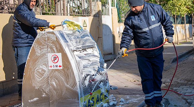 Kuşadası Belediyesi'nden detaylı temizlik çalışması