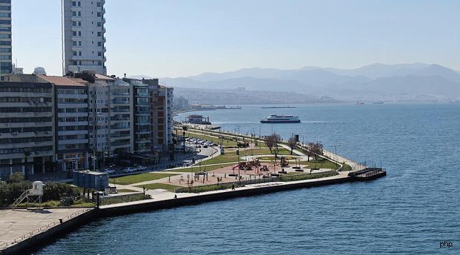 Türkiye genelinde kar, İzmir'de güneş etkili oldu