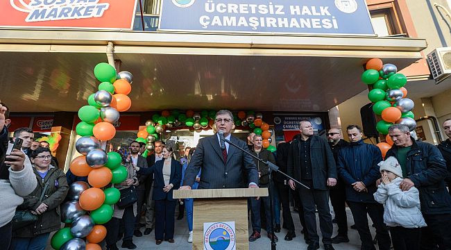 Başkan Tugay Menderes'te sosyal market açılışına ve iftara katıldı