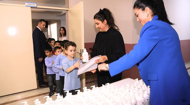 Bayraklı Belediyesinden çocuklara hijyen eğitimi