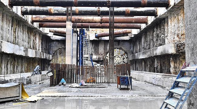 Hasanağa Bahçesi İstasyonu'nda da ışık göründü