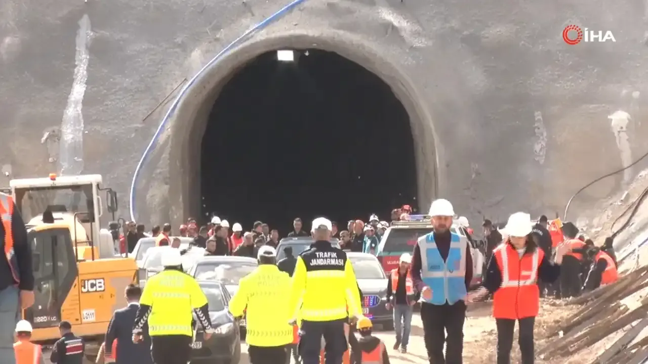 Hızlı tren şantiyesinde kaya düşmesi: 1 ölü, 1 yaralı