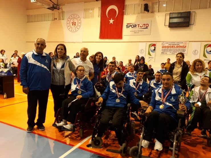 İzmir Büyükşehir Belediyespor boccia ekibi dereceler aldı