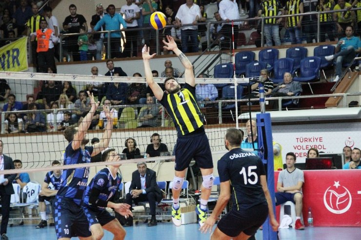 Voleybol Ligi'nde Arkas: 3 - Fenerbahçe: 2