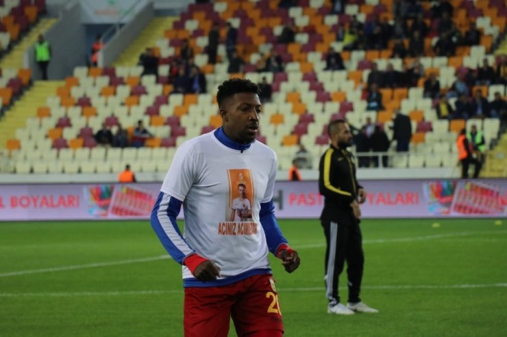Yeni Malatyasporlu futbolcular Josef Sural’ı unutmadı