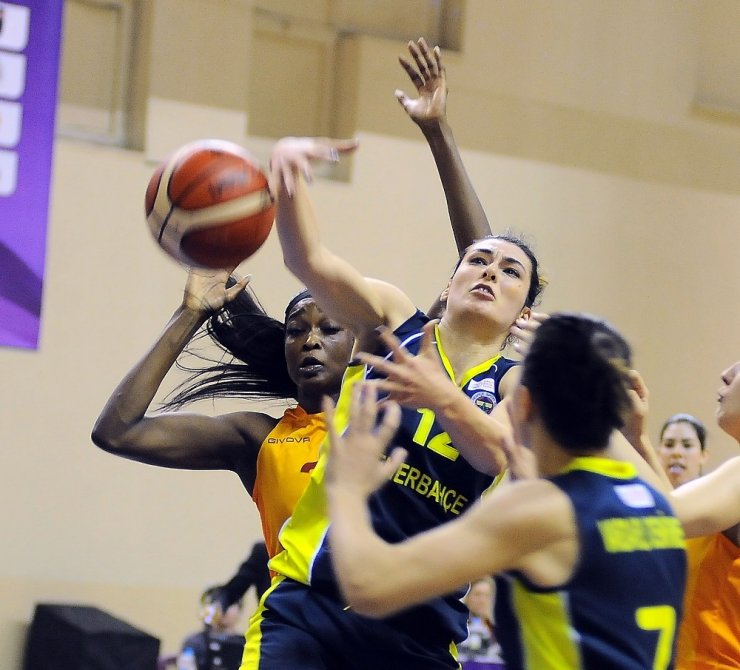 Fener'in perileri, deplasmanda Cim-Bom'u geçti