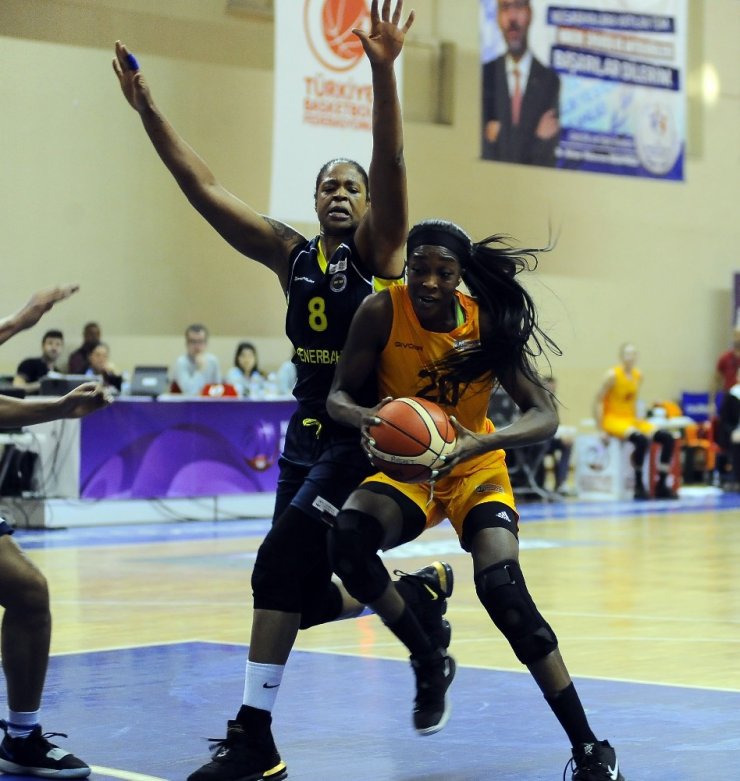 Fener'in perileri, deplasmanda Cim-Bom'u geçti