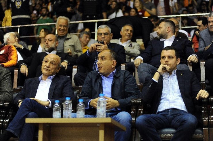 Fener'in perileri, deplasmanda Cim-Bom'u geçti