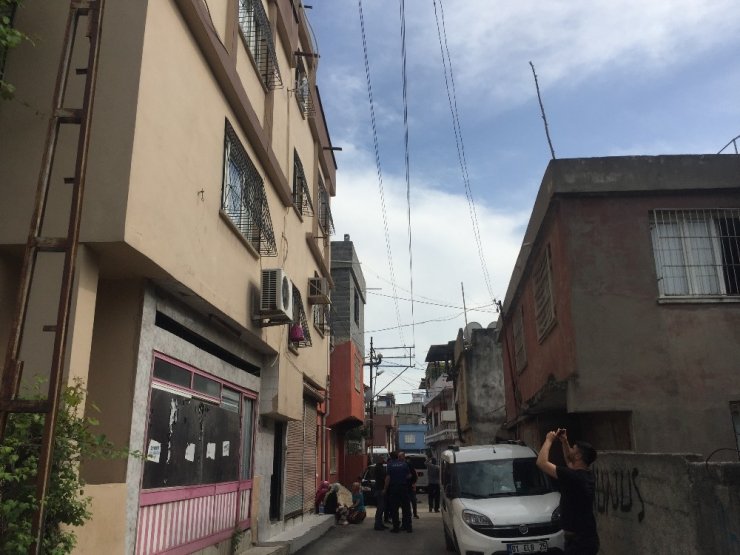 Yeni evli kadın evde öldürülmüş halde bulundu