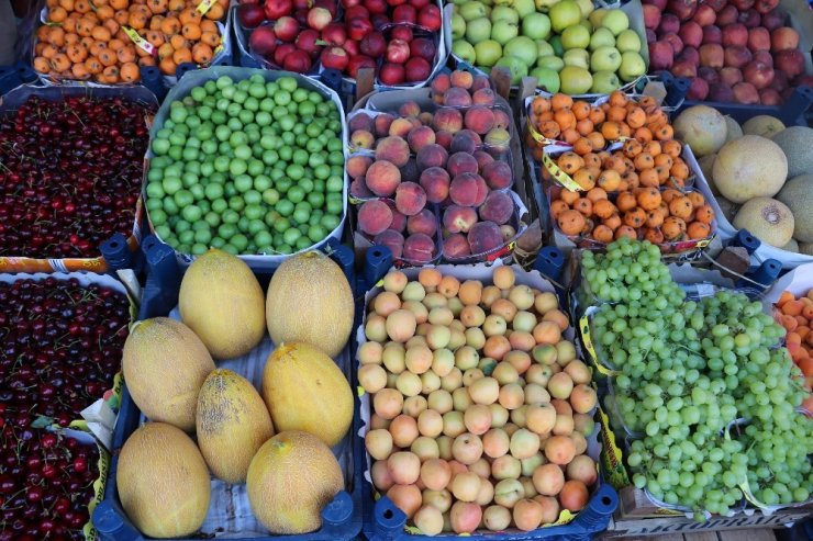 Meyve fiyatları düşüşe geçti