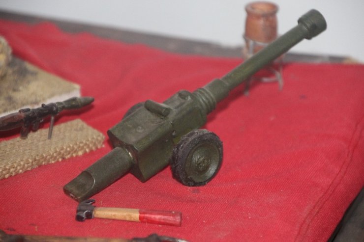 Filistinli sanatçı İsrail mermileri sanat eserlerinde