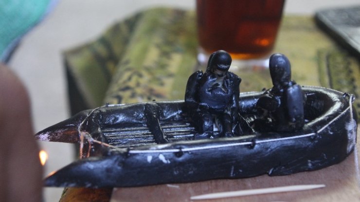 Filistinli sanatçı İsrail mermileri sanat eserlerinde