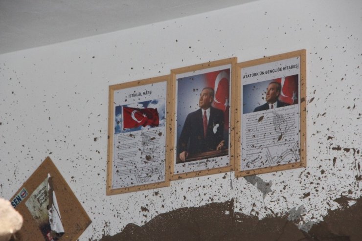 Trabzon vatandaşları ard arda uyarıldı: Yüksek kesimlere çıkın!