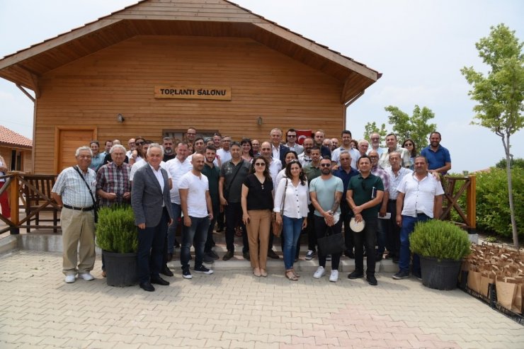 Süs bitkileri, peyzaj ve ev hayvanları sektörünün sorunlarına mercek