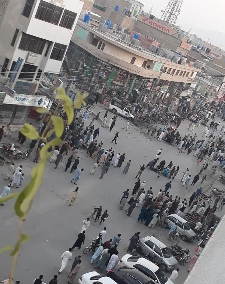 Pakistan polisler hedef alındı: 4 ölü, 20 yaralı