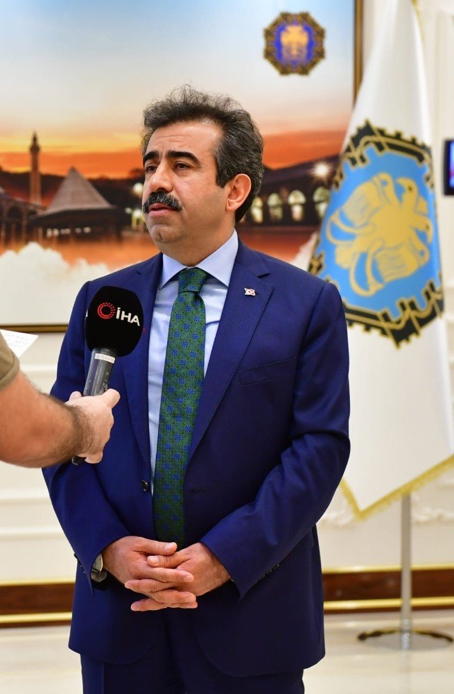 Vali Güzeloğlu: Şeffaf, hesap veren belediyeciliği taahhüt ediyorum