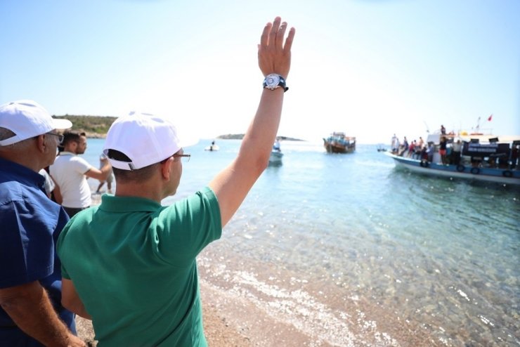 'Orkinos çiftliklerine hayır' eylemi, karadan ve denizden desteklendi