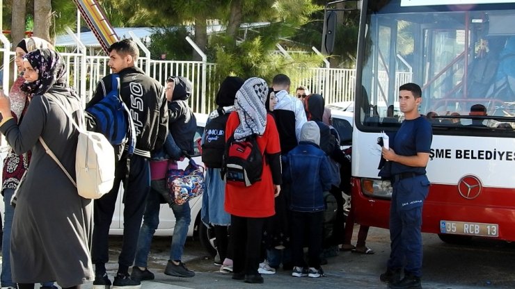 Çeşme'de 296 düzensiz göçmenin Avrupa düşü son buldu