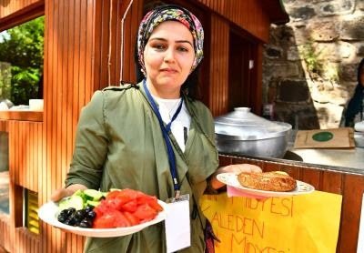 Kadefikale’de stant açan kadınlar kooperatifçilikte birleşti: Hedefleri Türkiye
