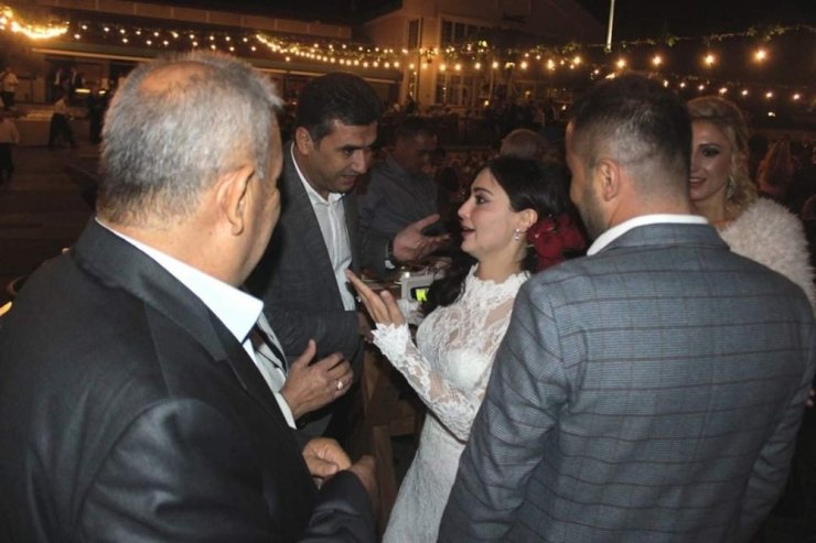 Oyuncu Yalova, yapımcı Altuğ Gültan ile evlendi