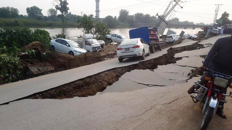 Pakistan’da deprem: ölü ve yaralılar var!