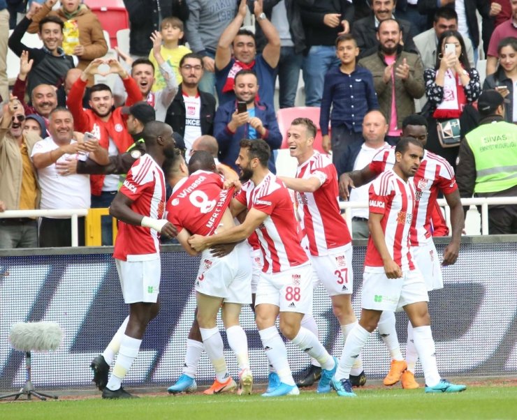 Süper Lig'de DG Sivasspor, MKE Ankaragücü'nü 3-1 mağlup etti