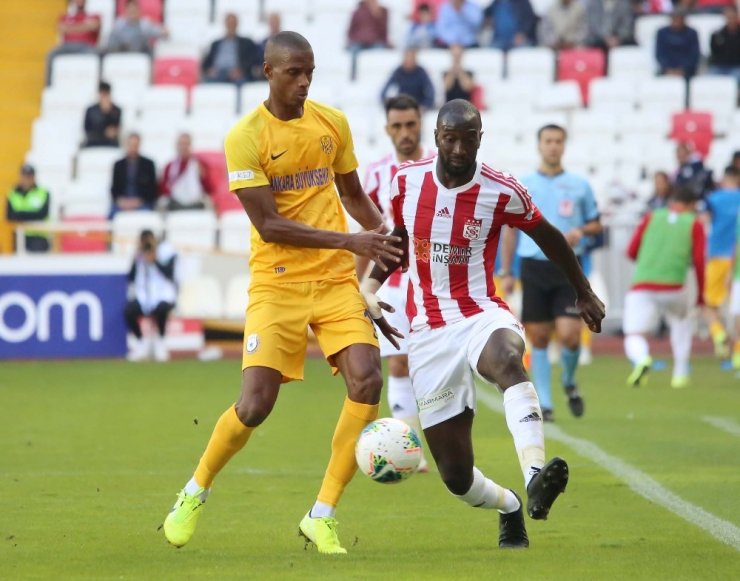 Süper Lig'de DG Sivasspor, MKE Ankaragücü'nü 3-1 mağlup etti